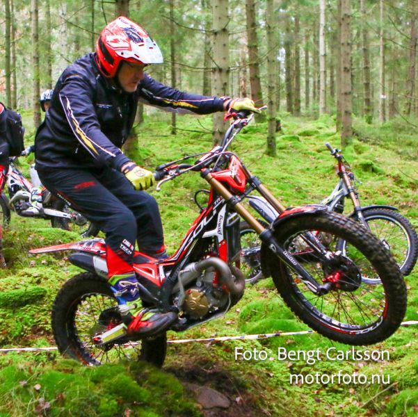 Preload previous image